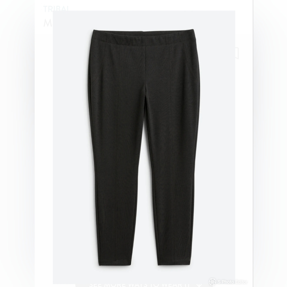 Black Pull-On Skinny Pant.